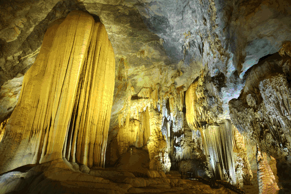 Ho Dong Tien Cave