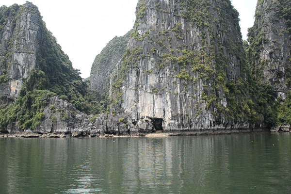 Ho Dong Tien Cave