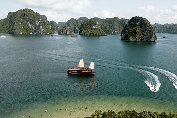 Ba Trai Dao Beach