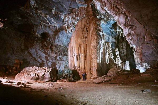 Dau Go Cave