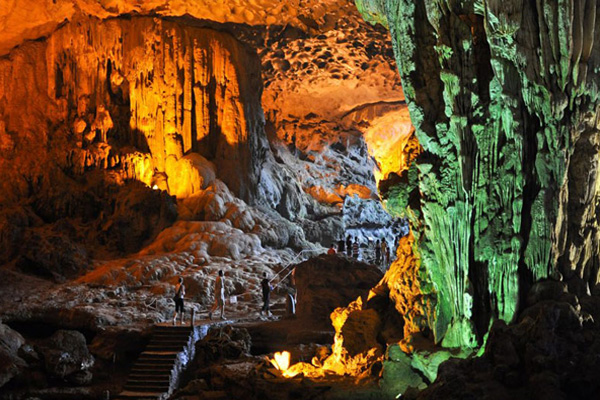 Thien Cung Cave