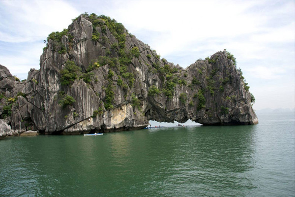 Yen Ngua Islet