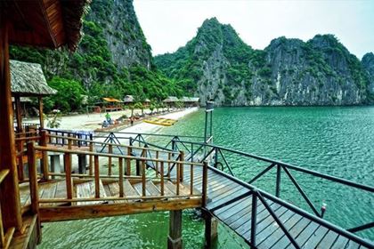 Picture for destination Nam Cat Island